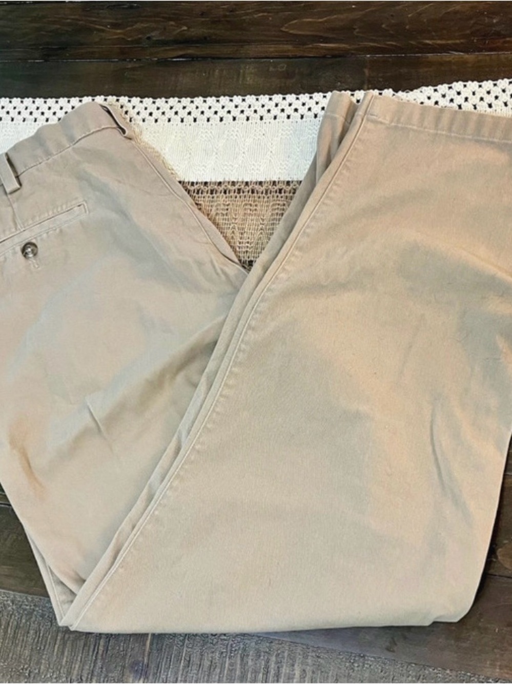Roundtree & Yorke Khaki Chino Pants in Light Beige